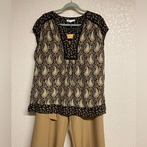 DR2 Black Paisley Short Sleeve Blouse
